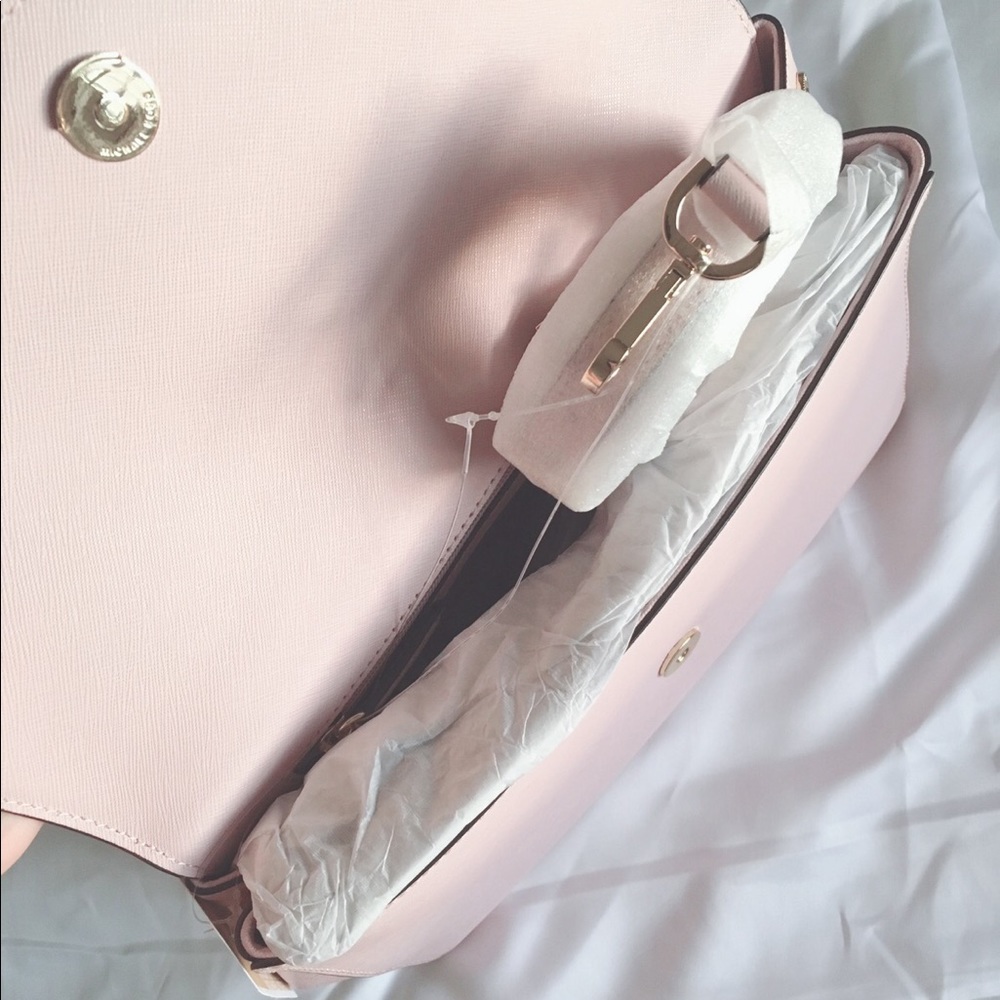 π«SOLDπ« NWT Michael Kors Ava Satchel in Blossom (baby pink) - Picture 3 of 8